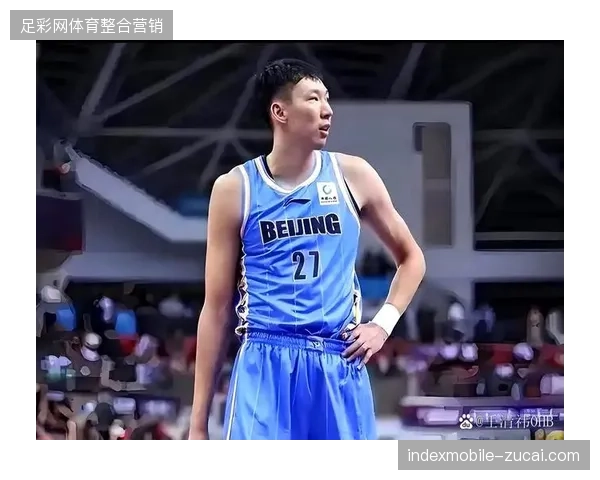 周琦虽受困于伤病,其常规赛防守端表现仍是北京队内线不可或缺的屏障 周琦虽受困于伤病,其常规赛防守端表现仍是北京队内线不可或缺的屏障